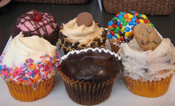 cupcakes images. cupcakes make my heart happy.