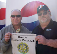 Pikeville Rotary Club Members Bruce Oldendick and Charlie Pinson manning the Fish Fry during Hillbilly Days 2008