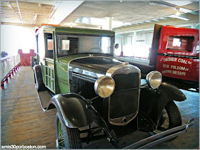 Exhibición de Coches Antiguos en el Eureka