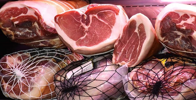 Τι Συμβαίνει σε Επίπεδο «Ειμαρμένης» όταν Τρώμε Κρέας - Πλούταρχος για την Κρεατοφαγία