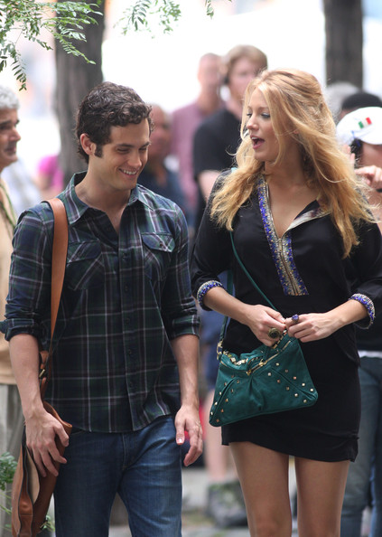 blake lively y penn badgley. lake lively y penn badgley. Labels: Eva Mendes; Labels: Eva Mendes. ticman. Nov 5, 06:20 PM. Thanks to Tstreete and Jade for sharing