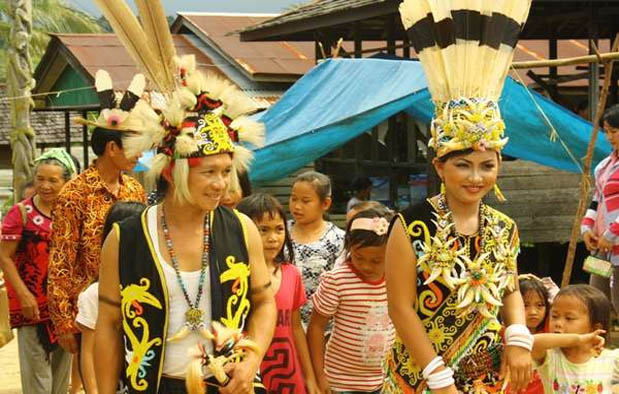  Pakaian  Adat  Kalimantan  Utara Nama Gambar dan 