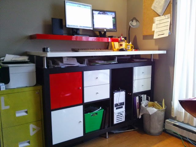 Modern dry-erase standing desk