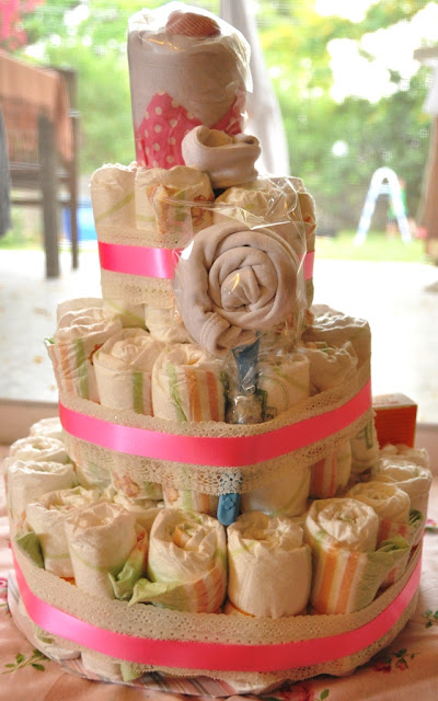 Diaper Cake Tutorial @ The Crafeteria