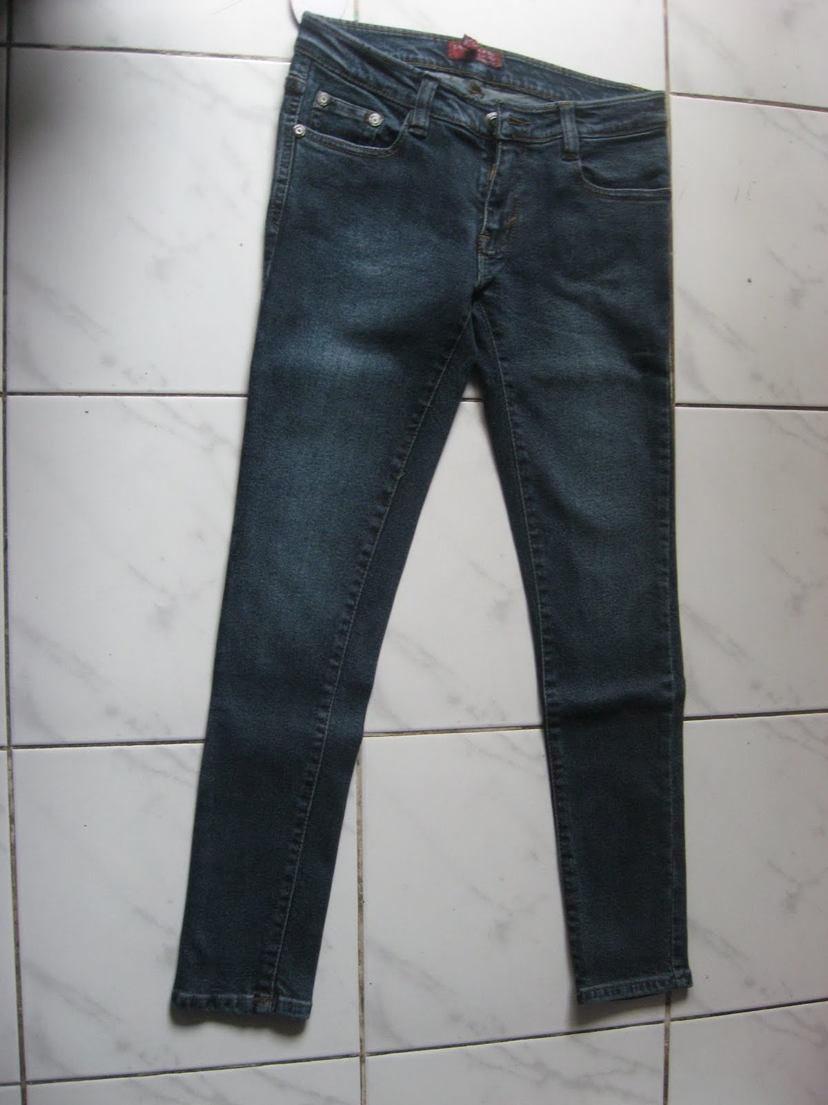 Aneka Jeans Keren Celana  Jeans Cewek model  pensil merk  Logo