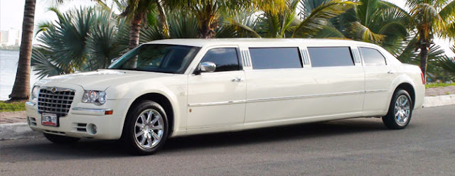 xe cưới Limousine Chrysler C300
