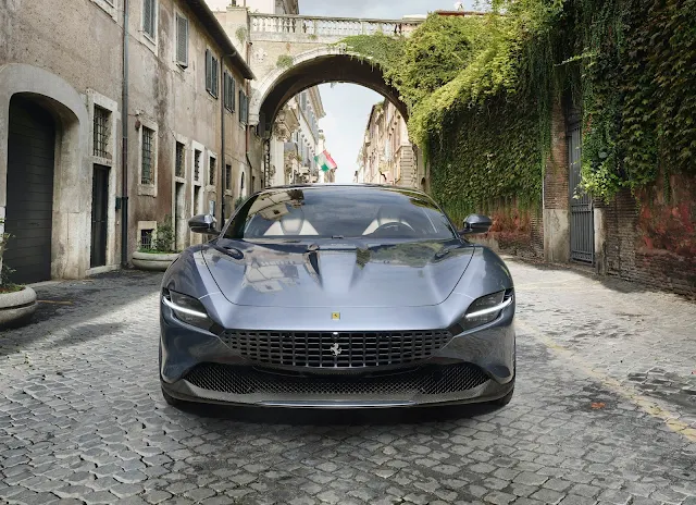 Ferrari Roma Vista Frontal