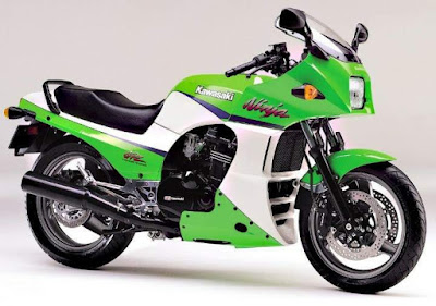 Ninja 900R mẫu xe huyền hoại của Kawasaki