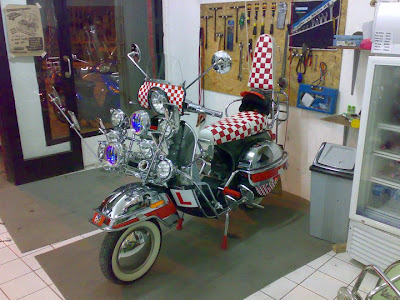 vespa modif trend cat ndok bebek