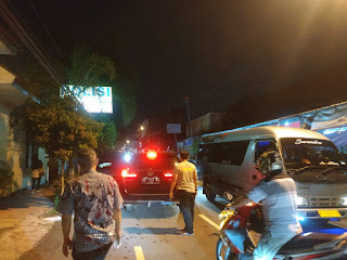 Urai Kepadatan Arus Lalu-lintas, Polsek Ngampilan Lakukan Pengaturan Di Jalan KS Tubun Yogyakarta