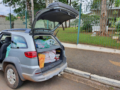 Os luteranos de Nova Odessa encheram uma Station Wagon com presentes para doação.