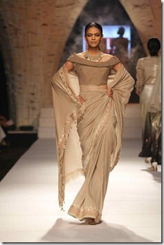 WIFW SS 2011collection by Tarun Tahiliani   (19)