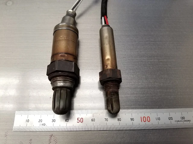 R33/R34 GT-R oxygen sensor on the left, R32 GT-R on the right You can see the Bosch sensor didn't come out nice.