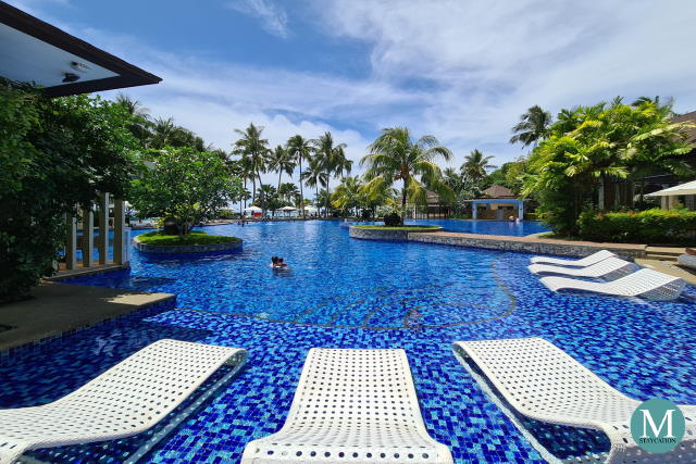 Swimming Pool at Mövenpick Boracay