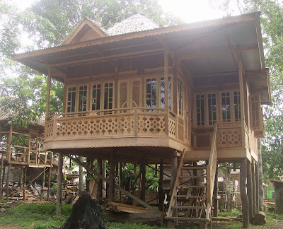 rumah kayu tradisional