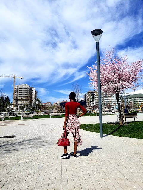 Assymmetrical Skirt Outfit For The Perfect Casual Look