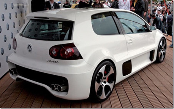 Dengan menggunakan chasis VW Golf GTi MK5 2 pintu juruterajurutera VW 