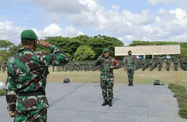 Agus Rohman Tutup Latihan Pratugas Yonif 734 Satria Nusa Samudera di Saumlaki.lelemuku.com.jpg