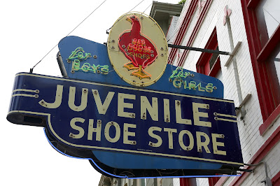 Coolshoe Store on This Extremely Cool Neon Sign Represented A Shoe Store From Many  Many
