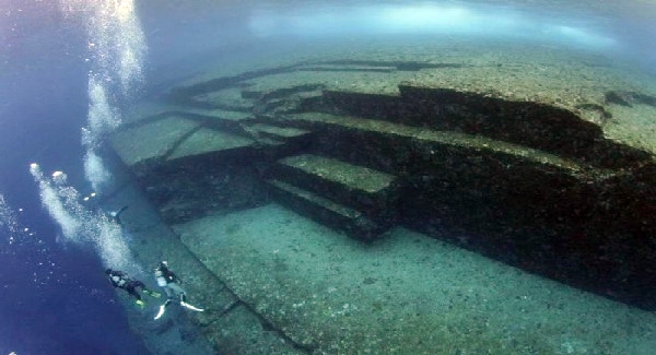 Monumen Yonaguni