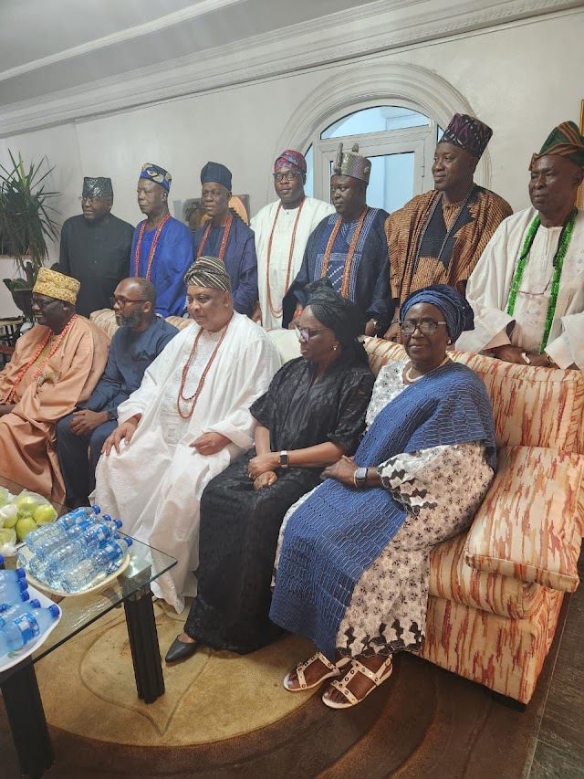 The Akarigbo Visits Late Prince Yemi Adefulu's family