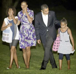 MICHELLE OBAMA E HIJAS