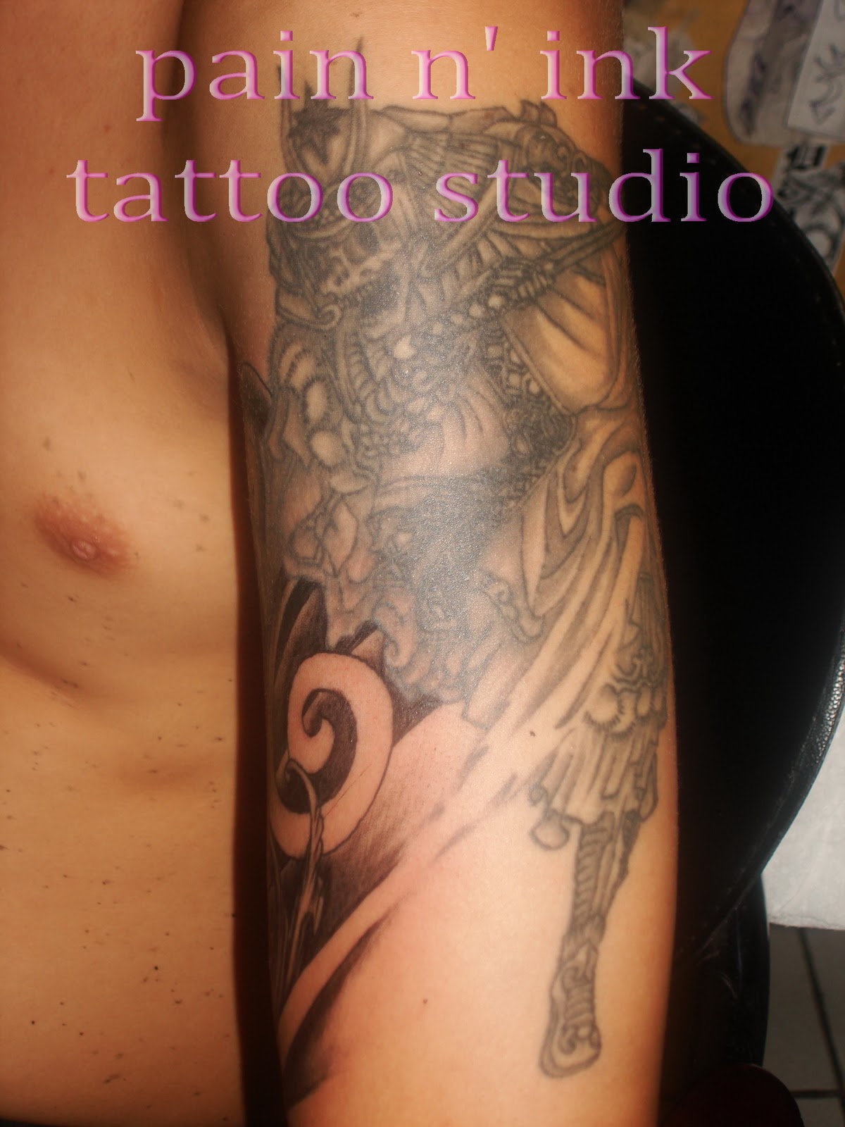 Pain n' Ink: Black and Grey - DSC09742