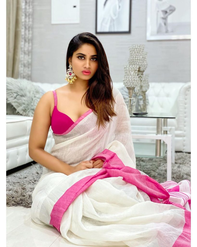 Actress Shivani Latest Hot Photos