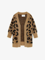 https://www.zara.com/be/en/animal-print-knit-cardigan-p05987701.html?v1=22130596&v2=1282261