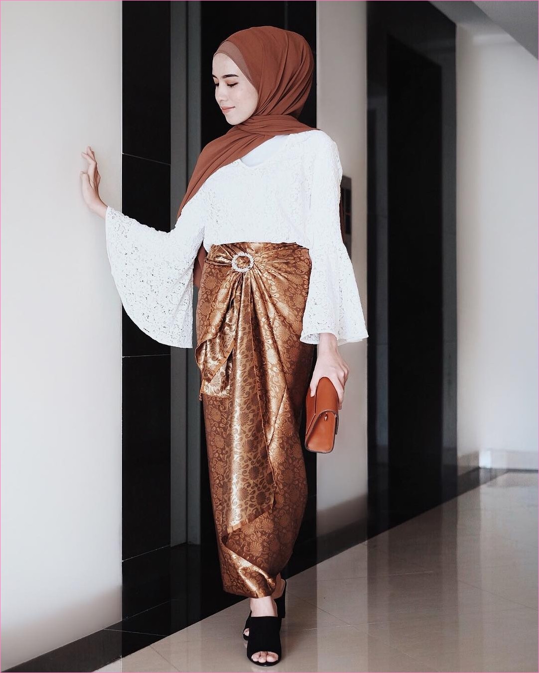  Desain model baju kondangan muslimah berhijab modern baik kebaya maupun dress yang dikena 22 Outfit Baju Kondangan Berhijab Ala Selebgram 2018