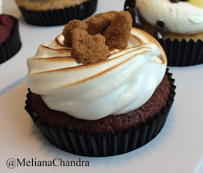 Speculoos S'mores Cupcake