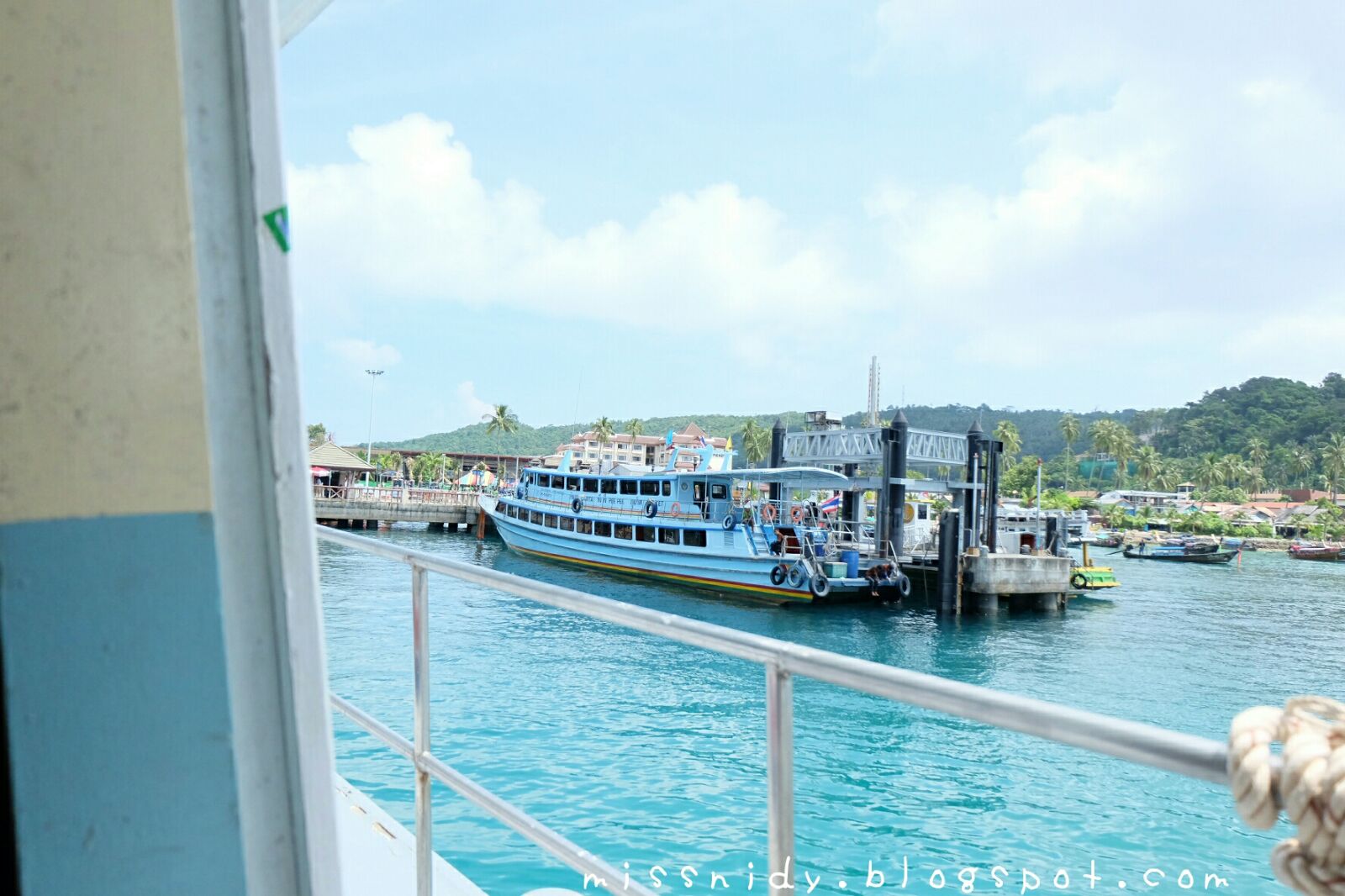 pengalaman menginap semalam di phiphi island