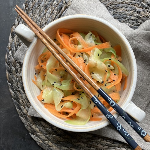 Gurken-Möhren-Salat mit Asiatwist