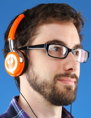 D935 rebel pilot headphones wearing