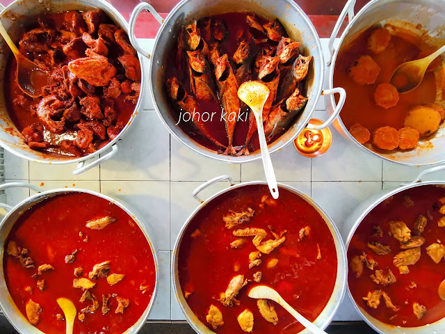 Warung Pokok Ceri (Cherry) Bandaraya Johor Bahru for Grilled Fish and Kelantan Food