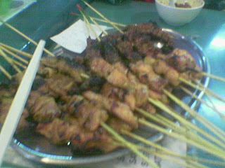 Moh Makan Sate Emas Kajang....