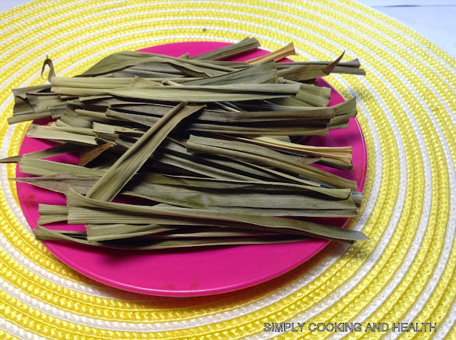 Pandan leaves after drying