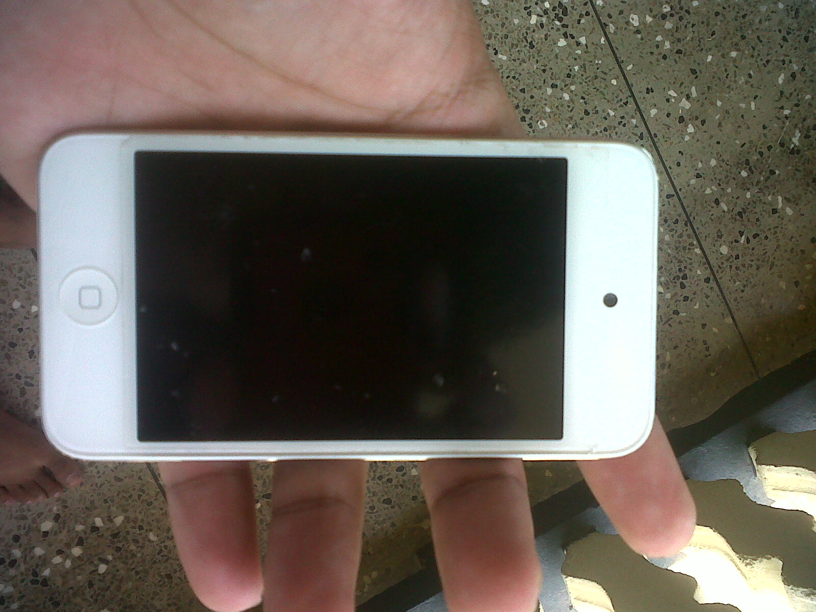 Ipod touch 4th gen 8gb for sale. $1400 (front and rear cameras) call ...
