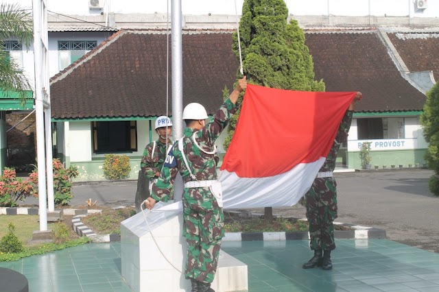 UPACARA HARI SENIN DAN PELEPASAN ANGGOTA YANG MPP