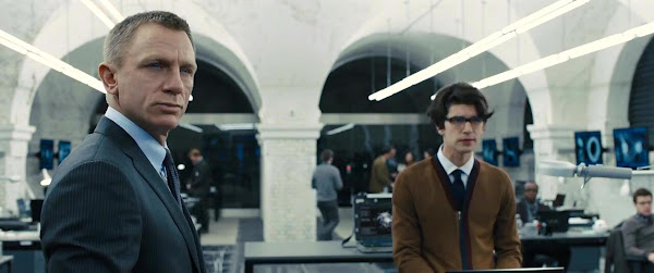 Screen Shot Of Hollywood Movie James Bond | Skyfall (2012) In Hindi English Full Movie Free Download And Watch Online at worldfree4u.com