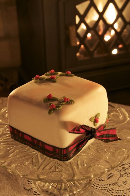 50 Out-Of-The-Box And Different Christmas Cake Ideas For ...