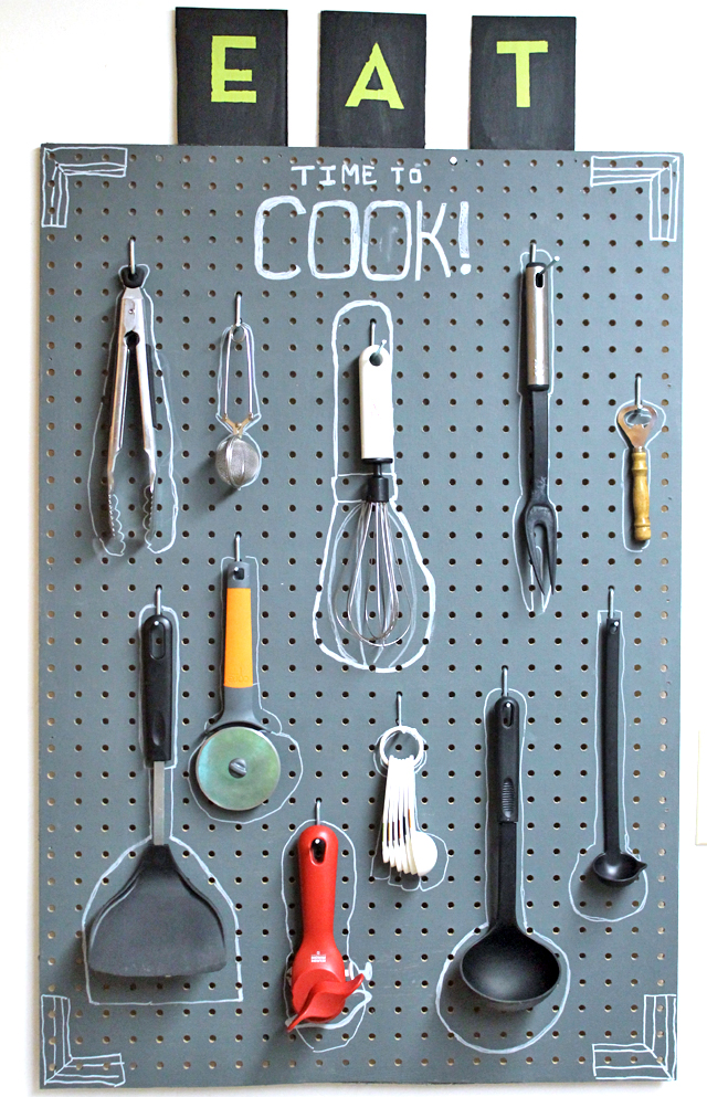 Use @decoart Chalkboard Coating to make this Chalkboard Pegboard Kitchen Organizer. Tutorial by @punkprojects