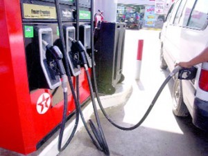 El Gobierno le sube RD$1.00 y RD$2.00 a las gasolinas