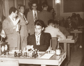 Partida de ajedrez Román Torán contra Rossetto, Barcelona 1952