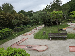 Minigolf in Carcassonne - Lac de la Cavayère. Photo by Christopher Gottfried, May 2018