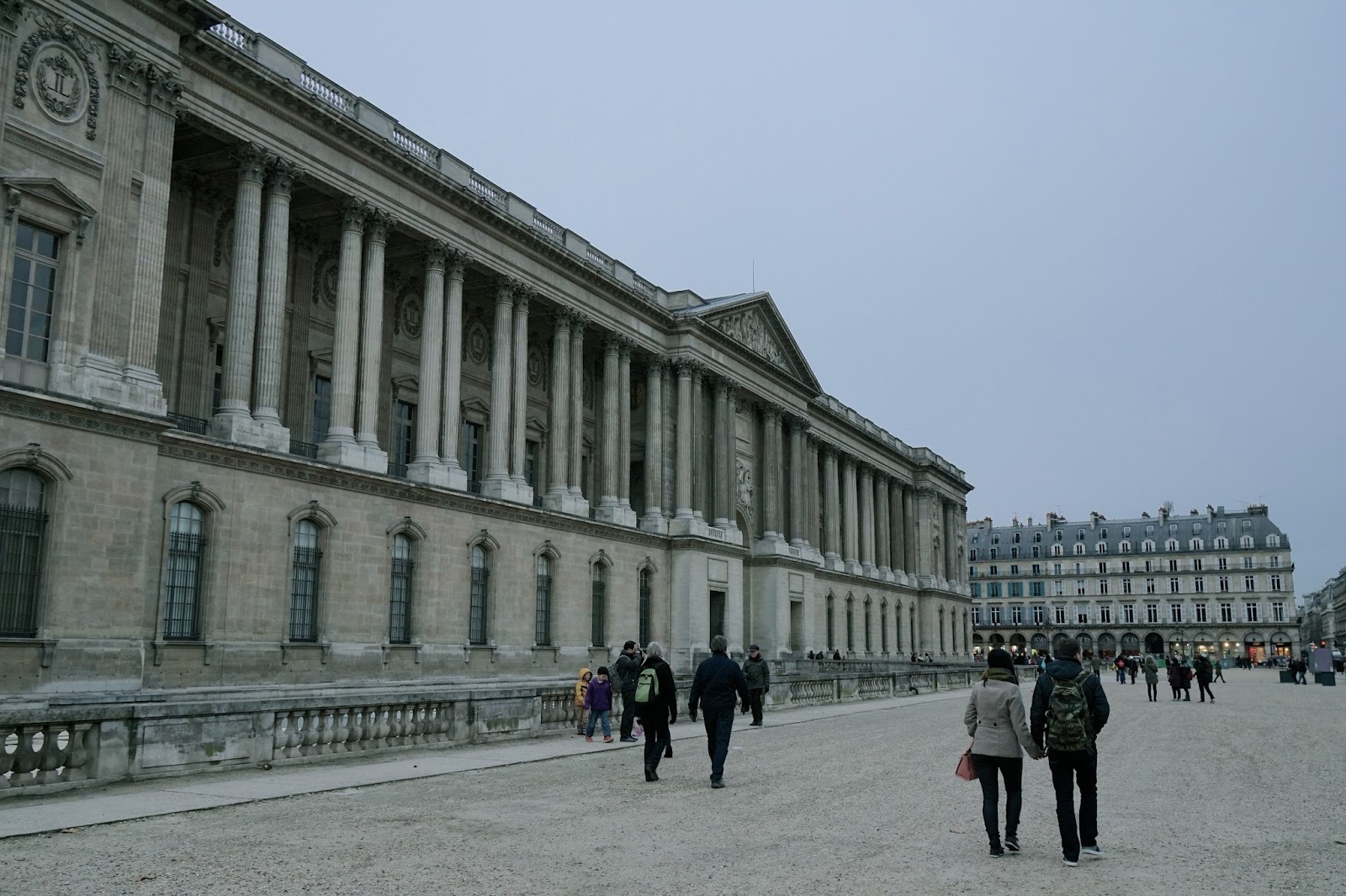 ルーブル宮東側正面（Colonnade de Perrault）の列柱棟
