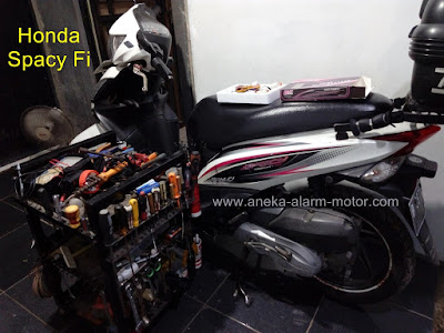 Cara pasang alarm motor Spacy Fi