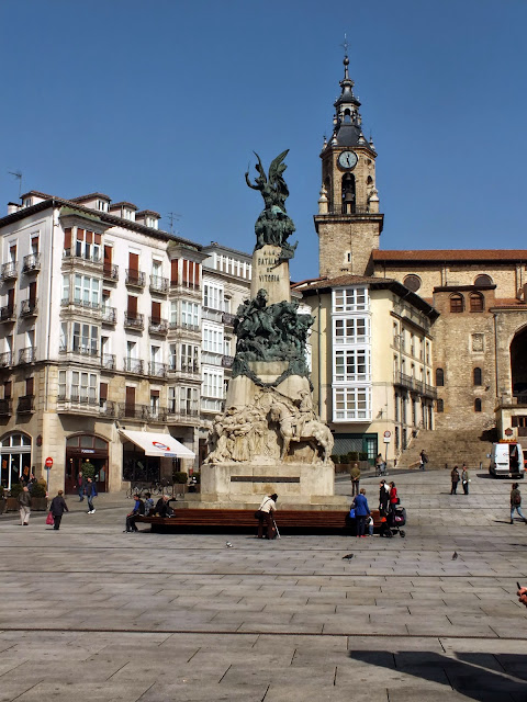 Plaza de la Virgen Blanca en Vitoria