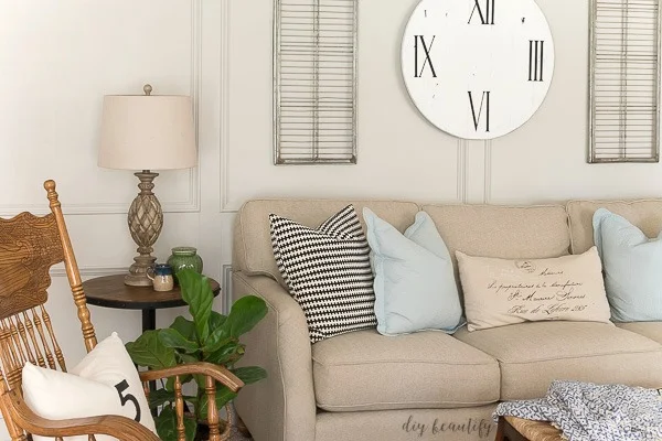 DIY farmhouse clock for wall decor