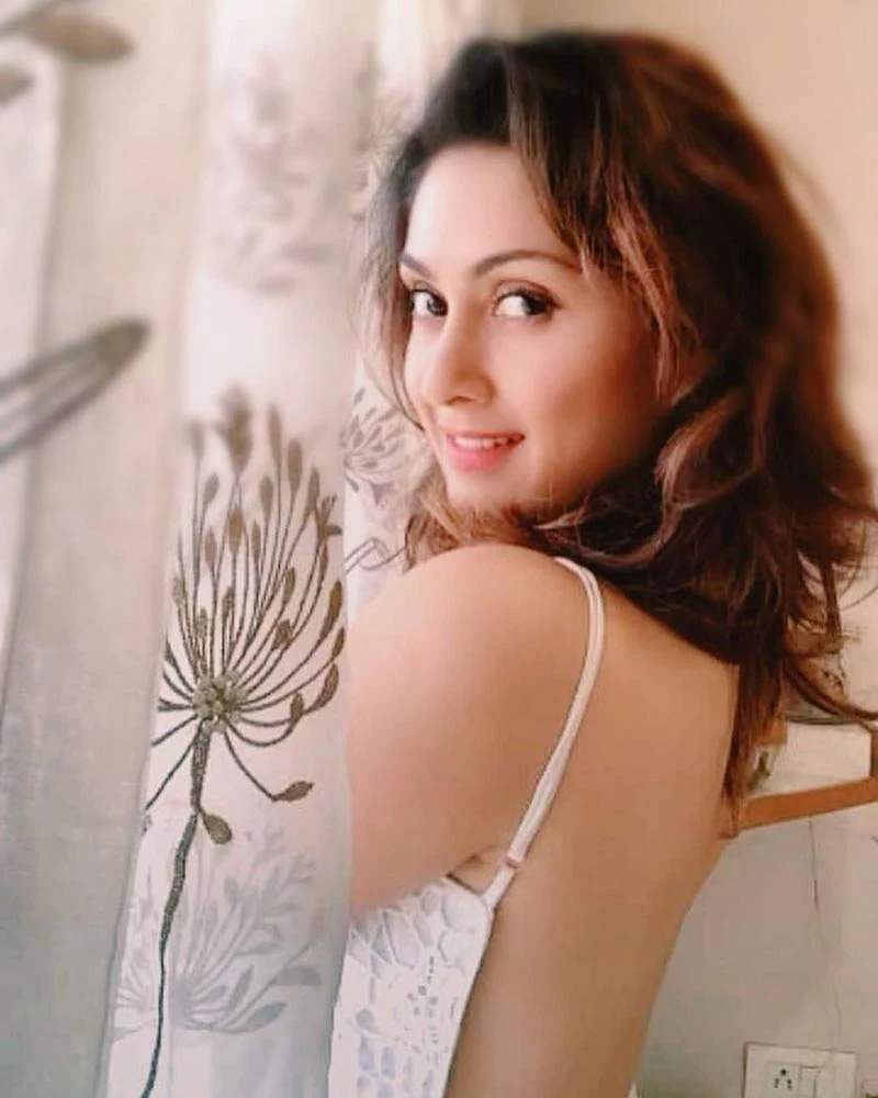 Manjari Fadnnis hot actress